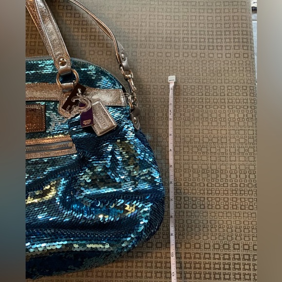 LIMITED EDITION COACH POPPY blue sequin bag with brushed silver leather straps - Picture 3 of 17